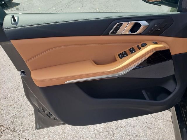 New 2026 Manhattan Green Metallic BMW xDrive40i image 12
