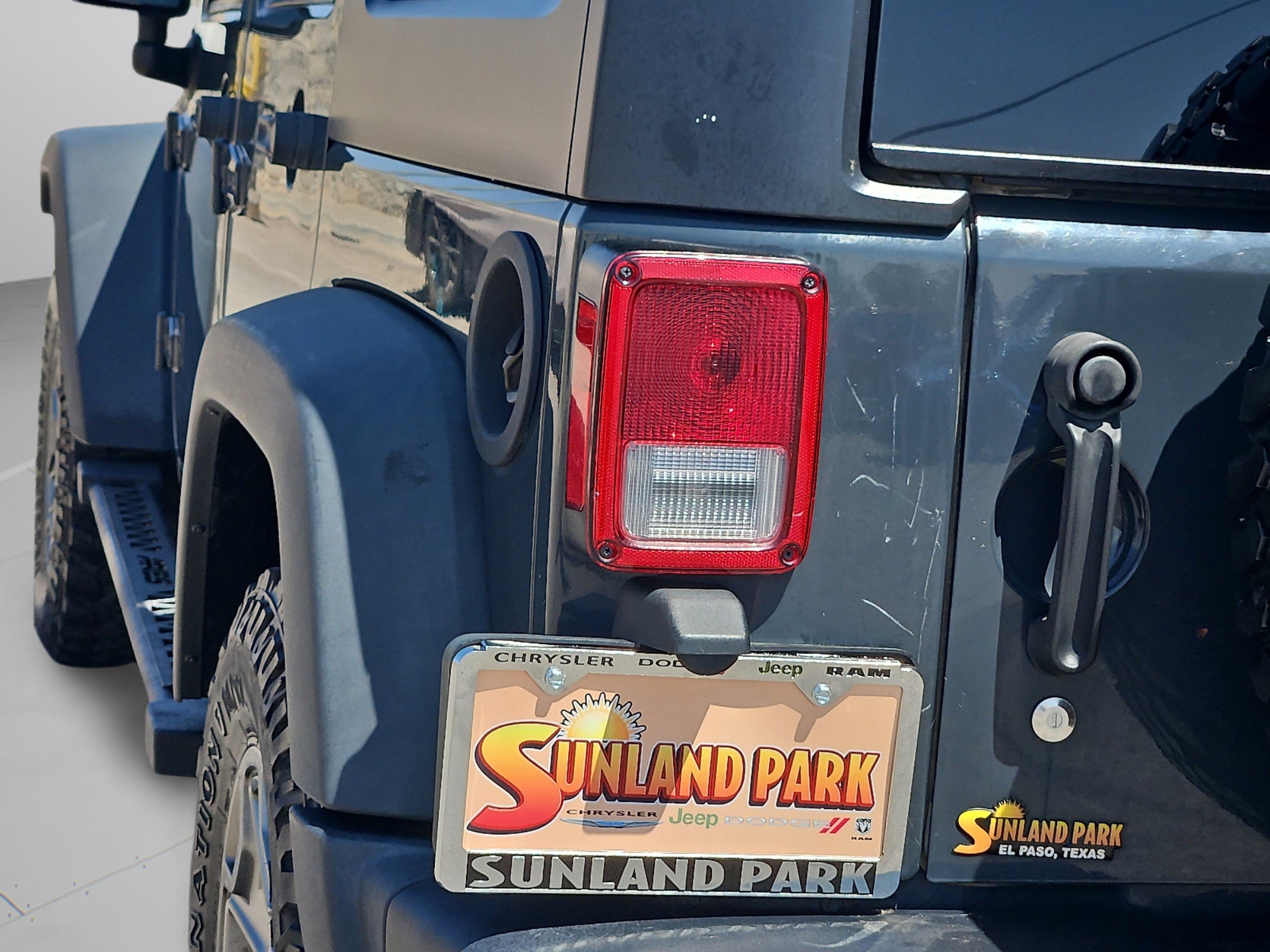 Used 2017 Rhino Clearcoat Jeep Unlimited Rubicon image 10