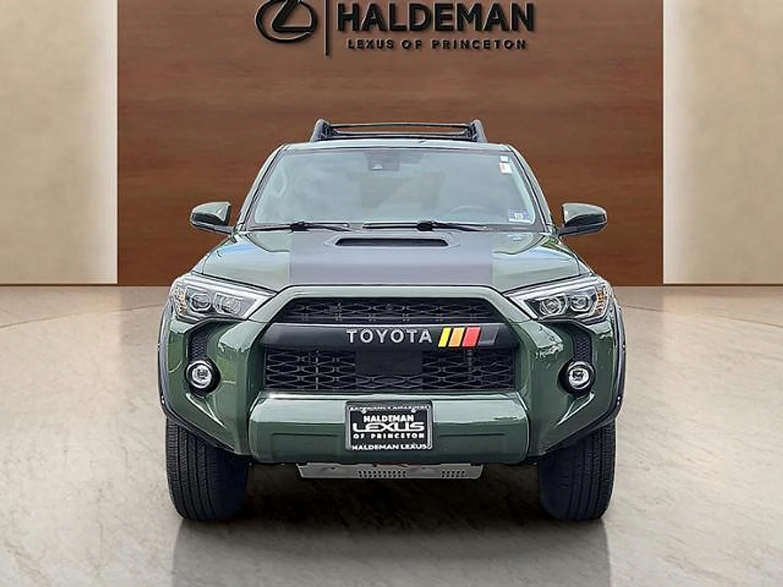 Used 2020 Hunter Green Toyota  image 2