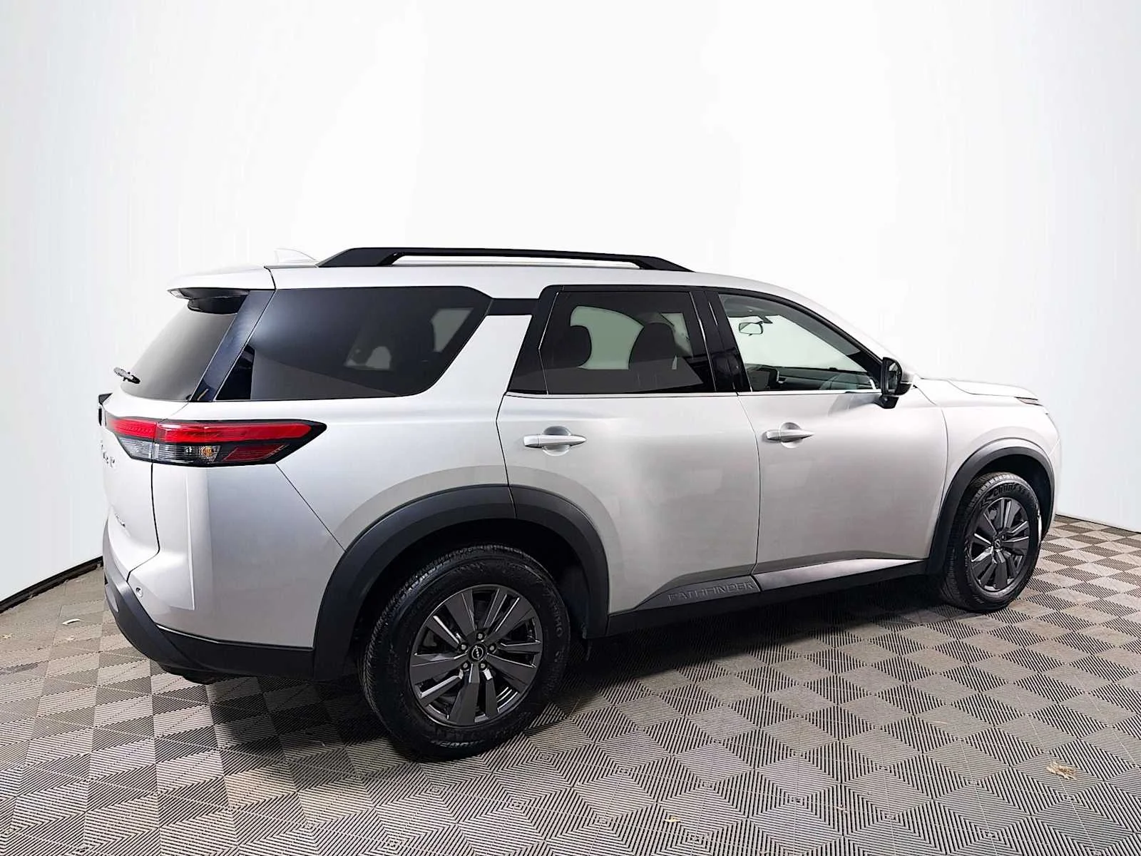 Certified Used 2024 Brilliant Silver Metallic Nissan SV image 4