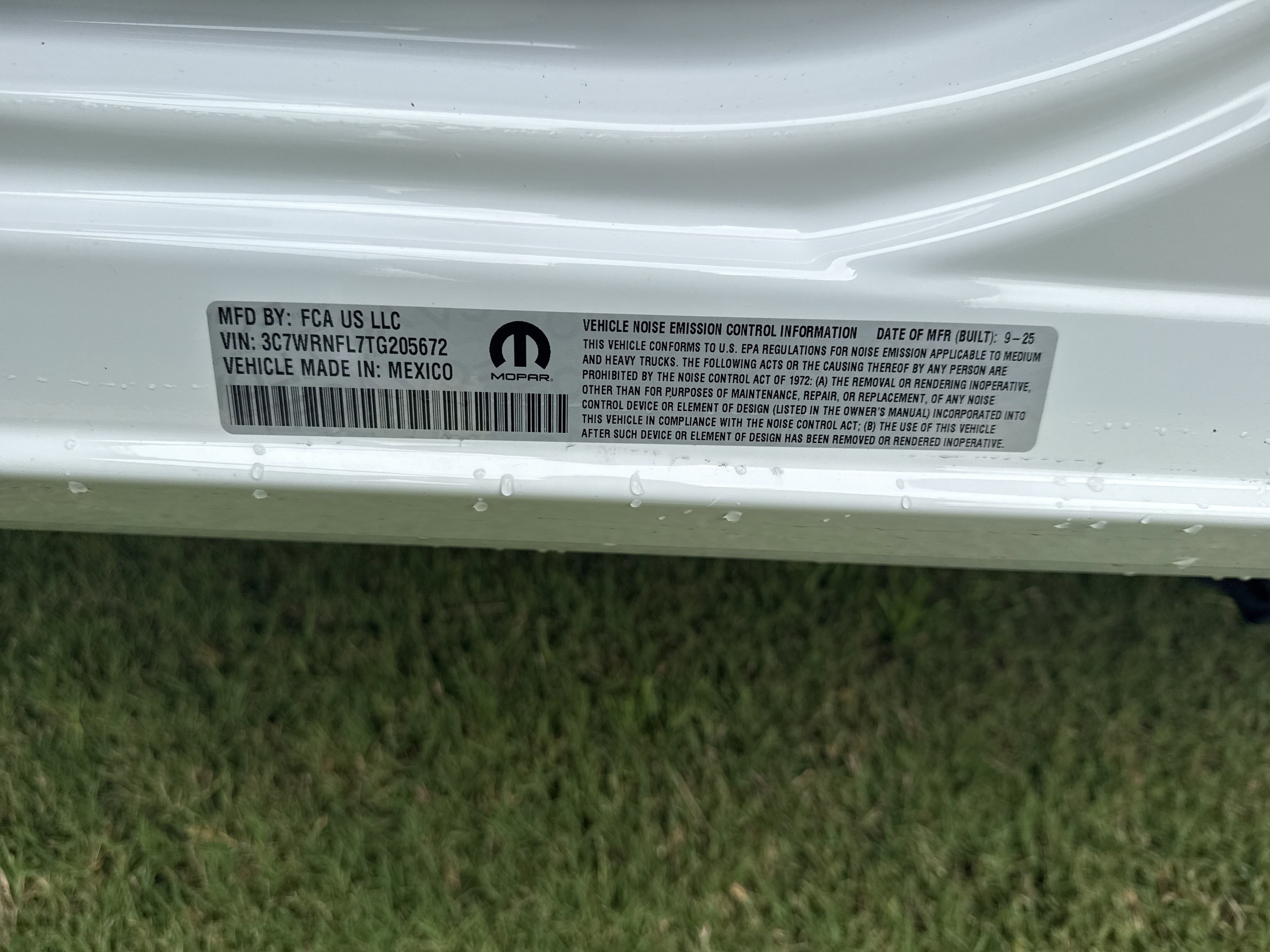 New 2026 Bright White Clear-Coat Exterior Paint RAM Tradesman image 33