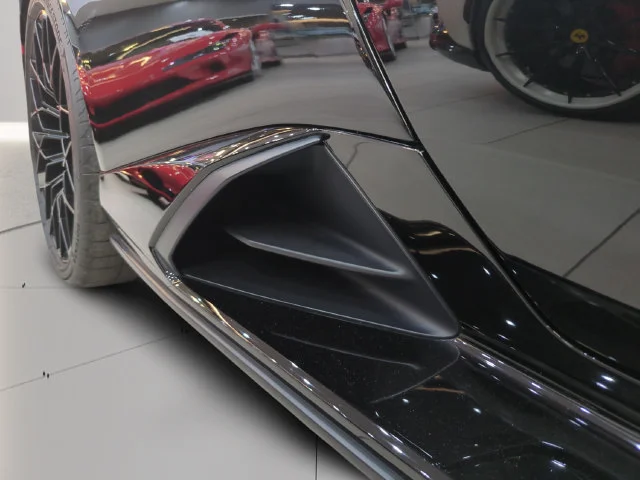 Used 2023 Black Lamborghini Base image 37