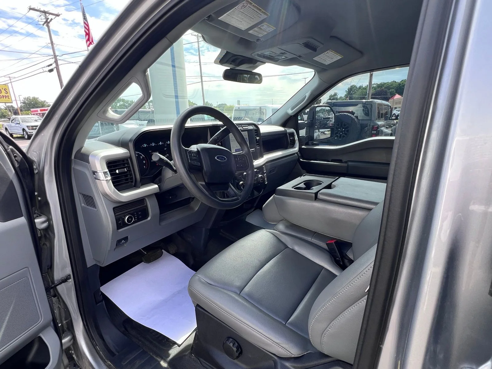 Used 2023 Silver Ford XL image 25