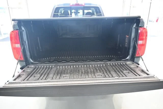 Used 2019 SHADOW GRAY METALLIC Chevrolet 2WD LT image 7