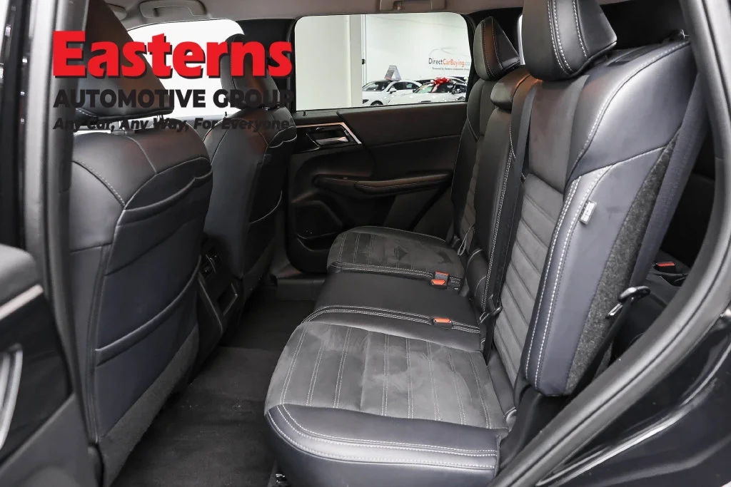 Used 2024 Black Mitsubishi SE image 21