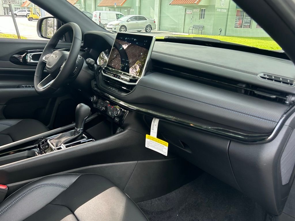 2025 Jeep Compass Limited - Photo 33
