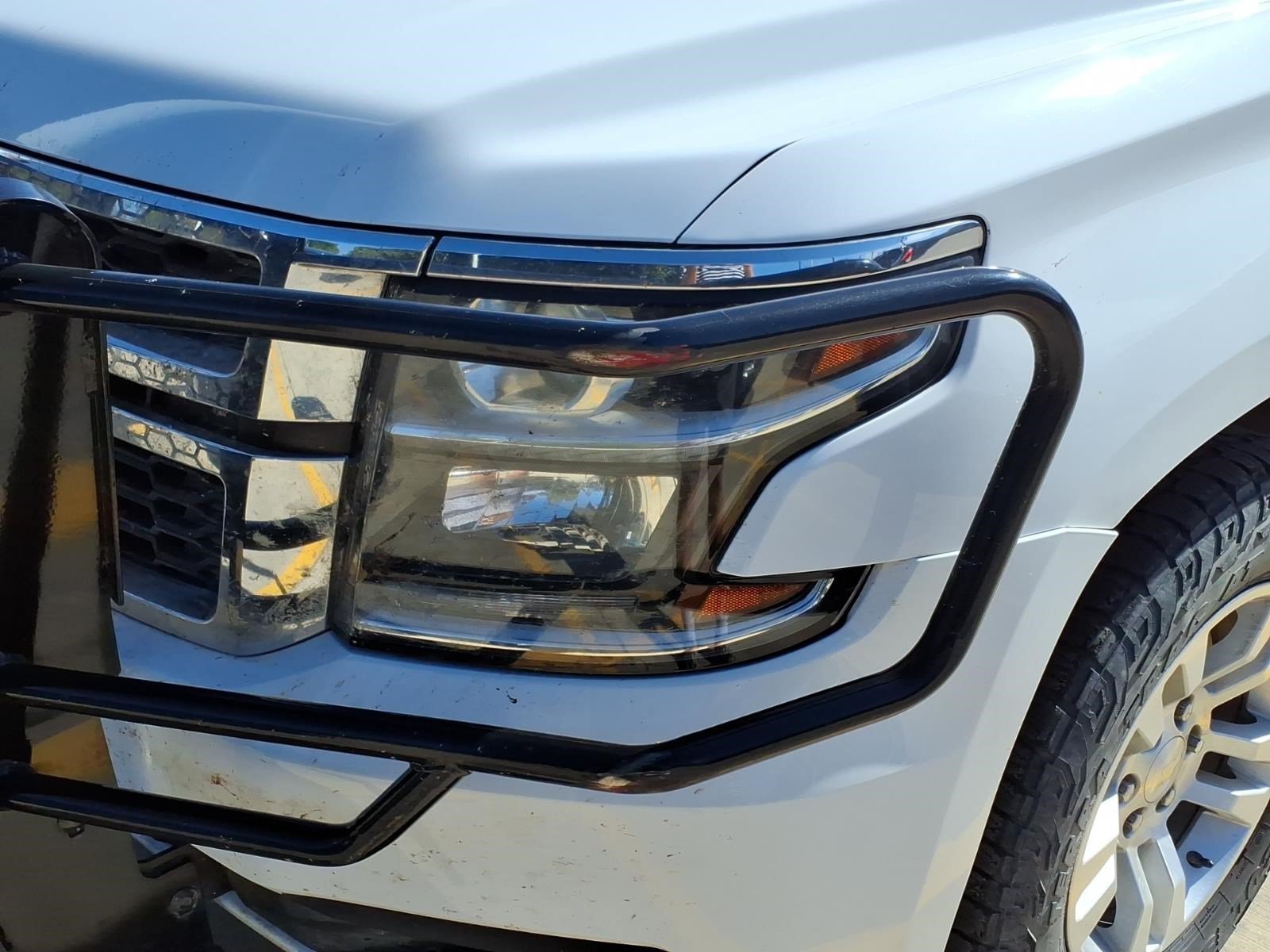 Used 2019 Summit White Chevrolet LS image 2