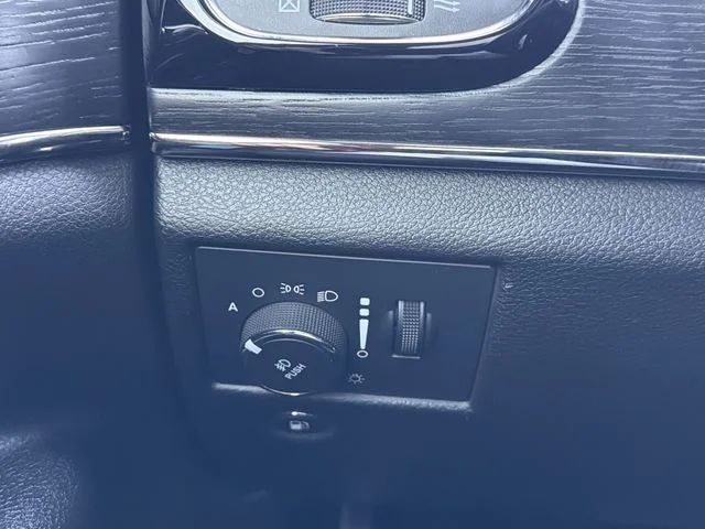 Used 2021 White Jeep Overland image 28