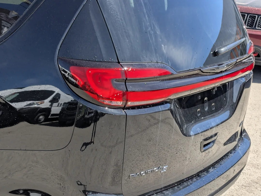 New 2026 Black Chrysler Select - - AWD - Full Sunroof - S Appearance - 360 Camera - Remote Start & More! image 11