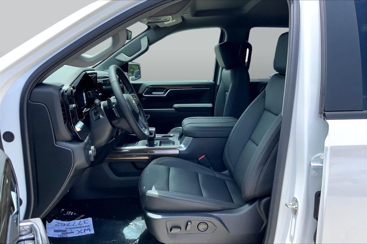 2026 Chevrolet Silverado 1500 LT - Photo 10