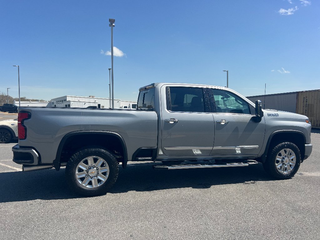 2025 Chevrolet Silverado 2500 HD High Country - Photo 9