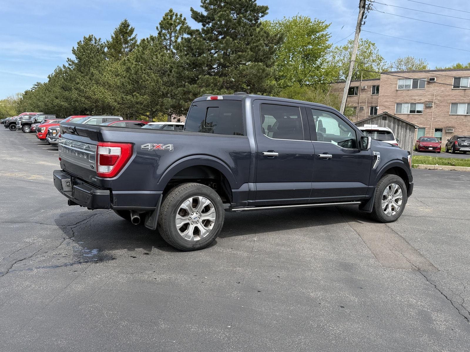 Used 2021 Smoked Quartz Metallic Tinted Clearcoat Ford Platinum image 4