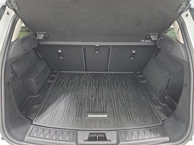 Used 2021 White Land Rover S image 32