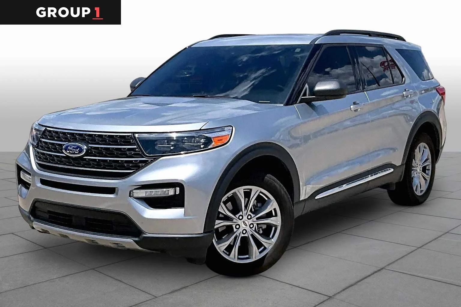 2023 Ford Explorer XLT 4WD's photo