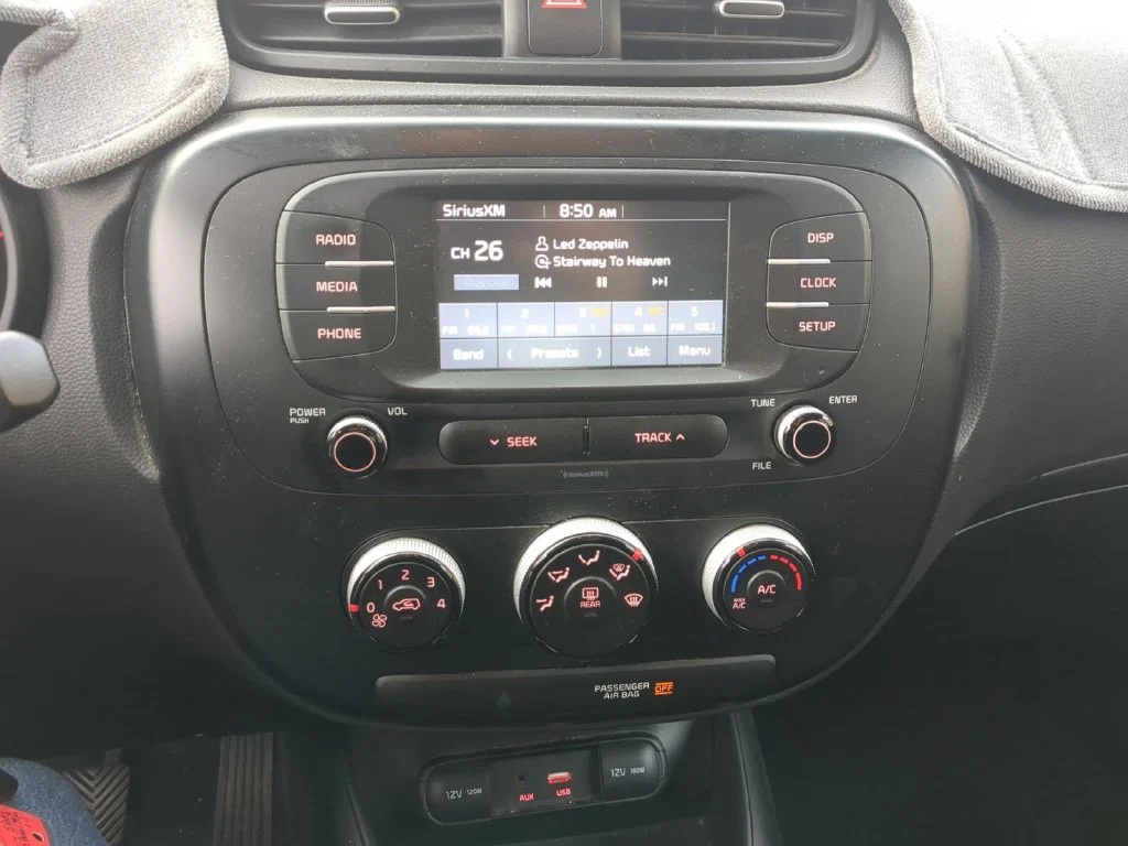 Used 2019 Silver Kia Base image 25
