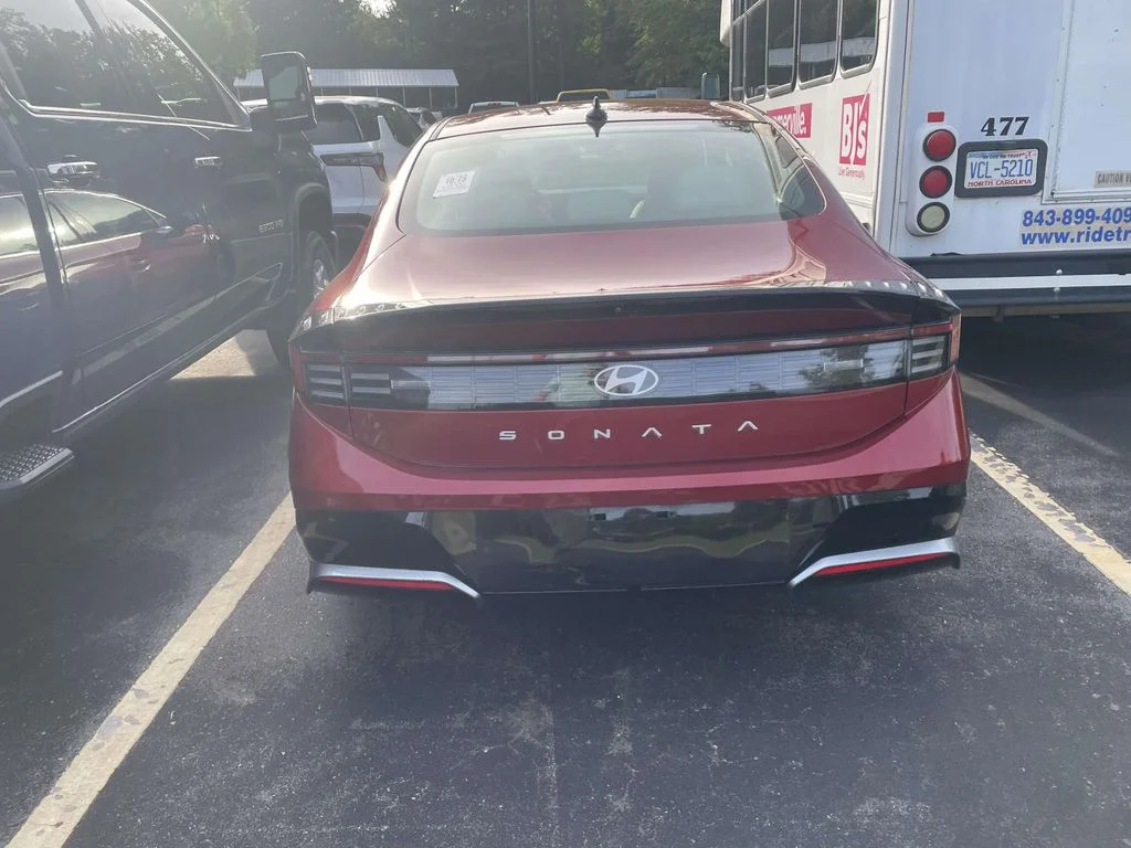 Used 2024 Ultimate red Hyundai SEL image 5