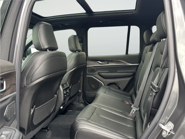 New 2026 Baltic Gray Metallic Clear-Coat Exterior Paint Jeep Limited image 12