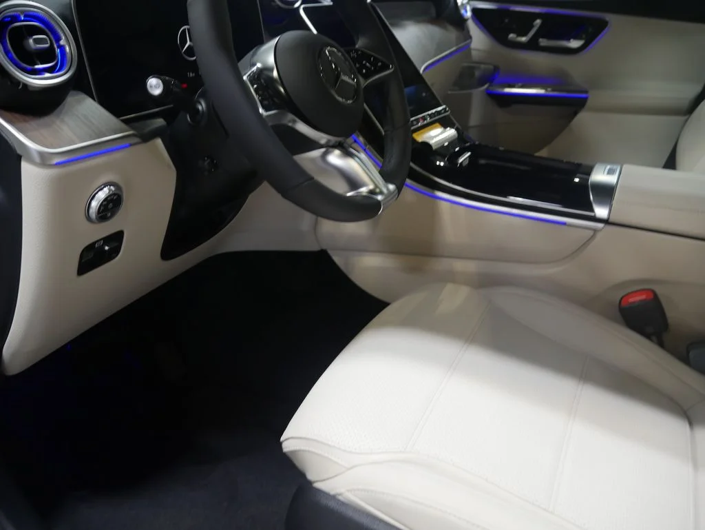 New 2026 Polar White Mercedes-Benz GLC 300 image 18