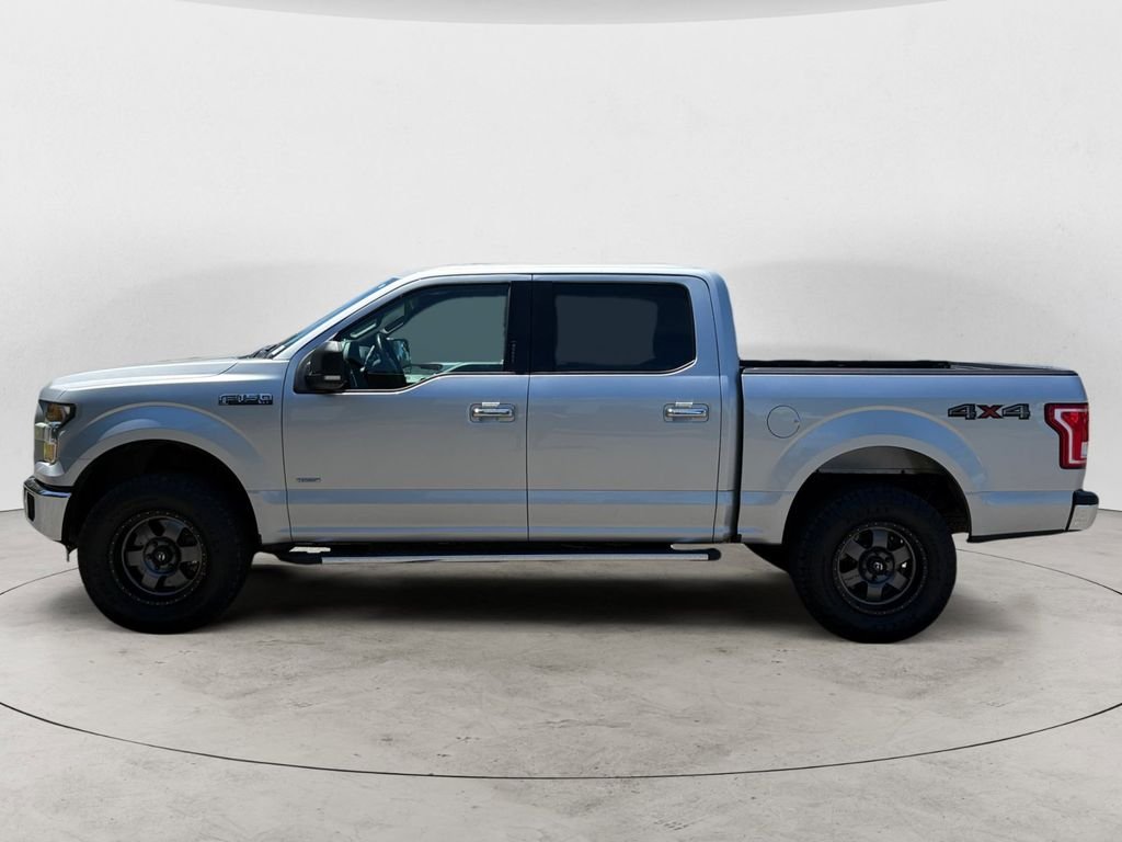 Used 2016 Silver Ford XLT image 2