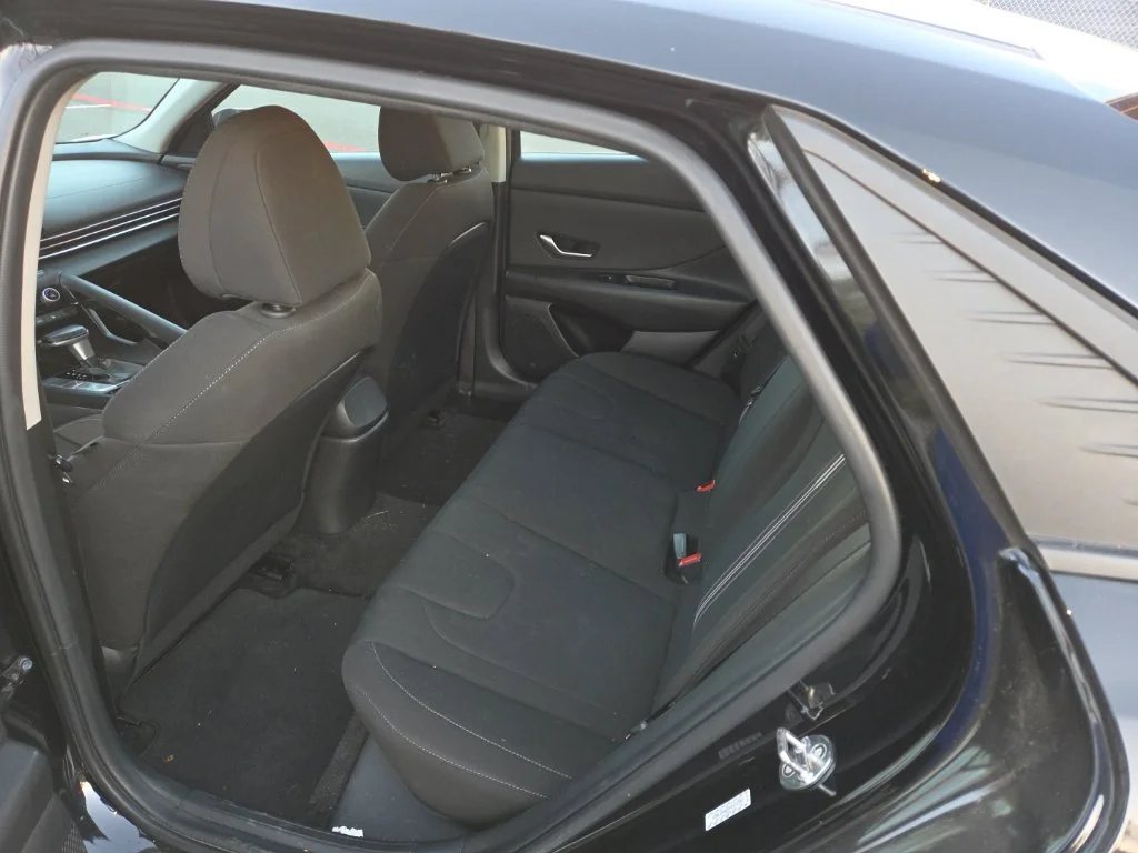 Used 2023 Black Hyundai SEL image 21