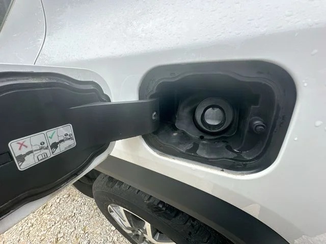 Used 2023 White GMC SLE image 44