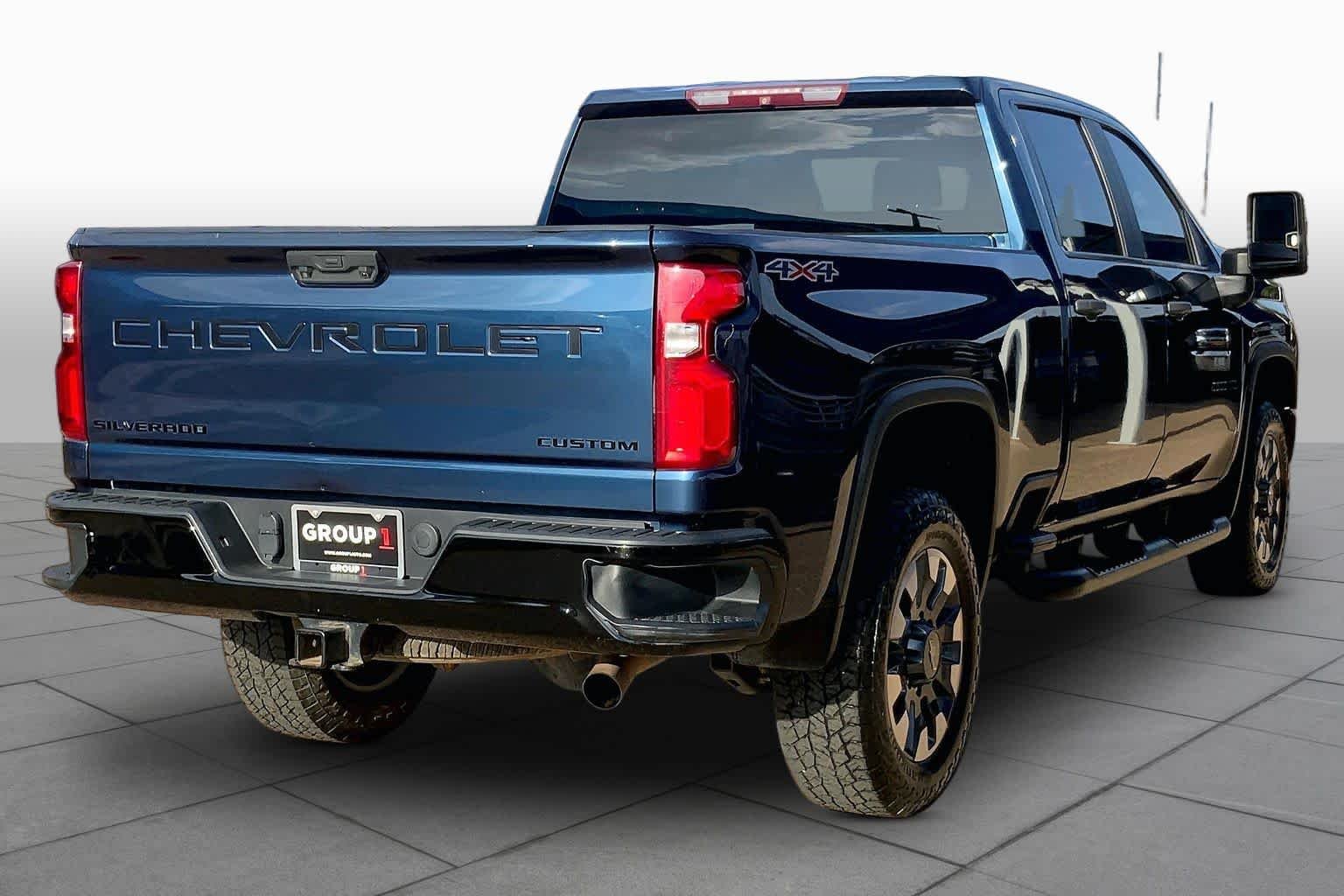 Used 2021 Northsky Blue Metallic Chevrolet Custom image 13