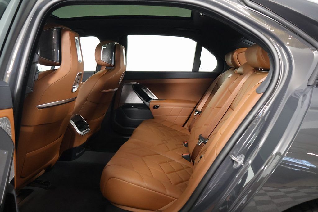 New 2026 Dravit Grey Metallic BMW eDrive50 image 6