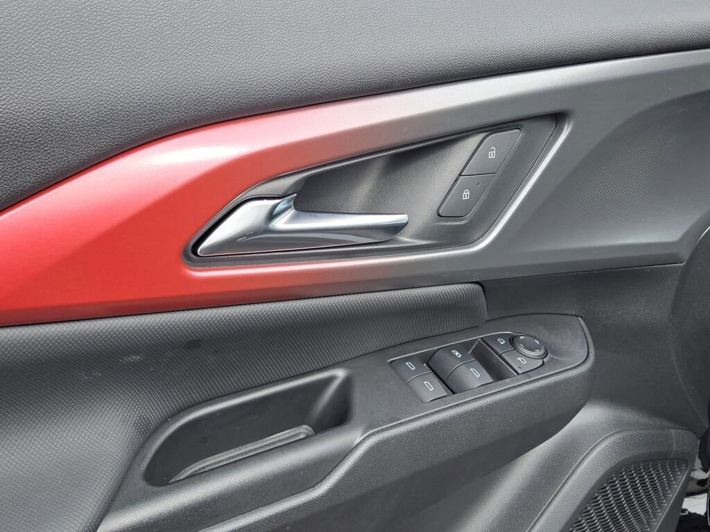 2025 Chevrolet Equinox EV RS - Photo 21