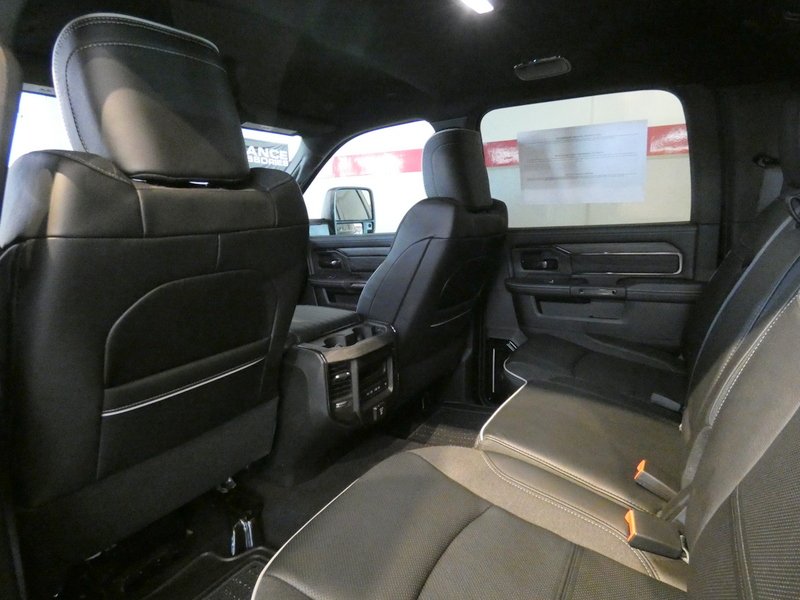 New 2026 Diamond Black Crystal Pearl-Coat Exterior Paint RAM Limited Crew Cab 8