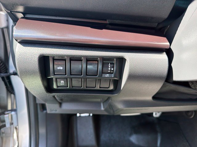 Used 2023 Ice Silver Metallic Subaru Limited image 16