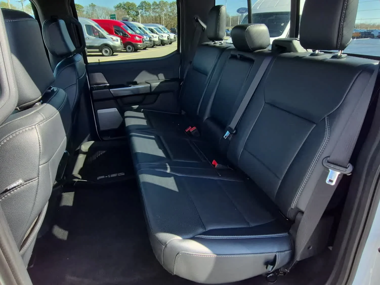 Certified Used 2023 Oxford White Ford LARIAT image 7