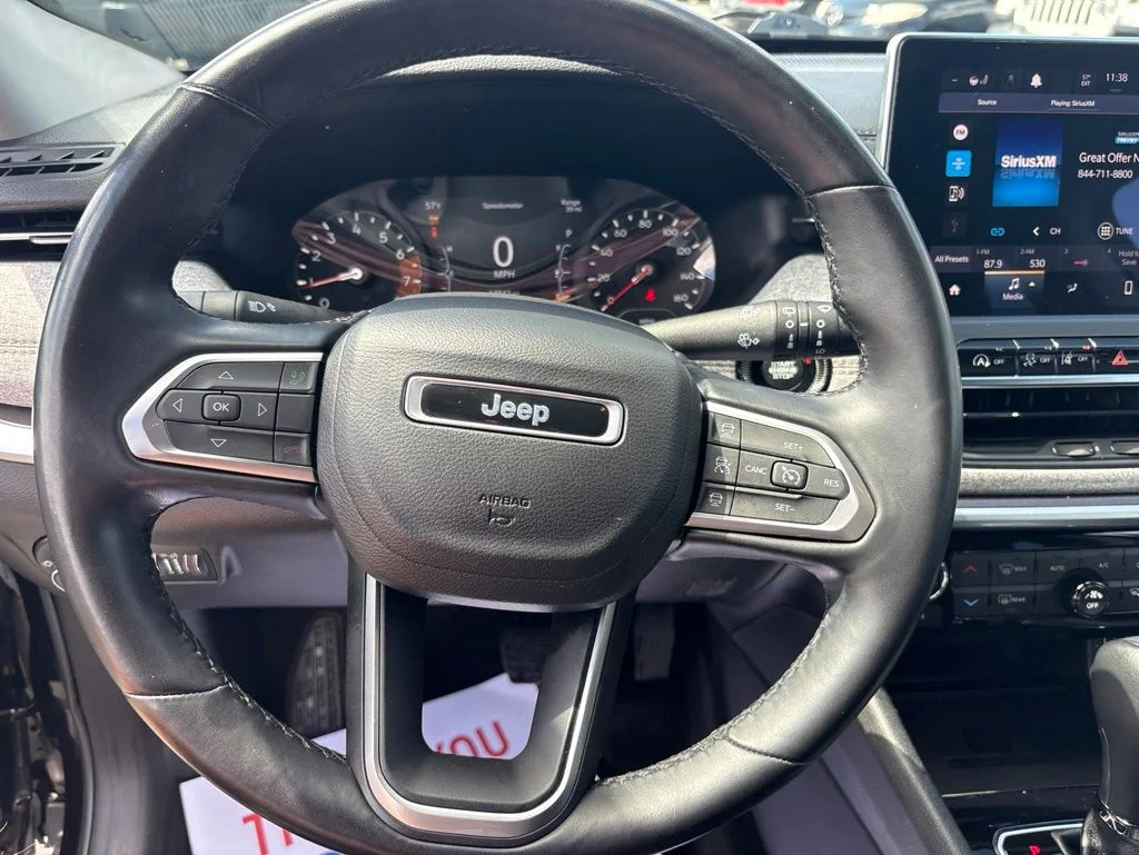 Used 2022 Black Jeep Latitude Lux image 19