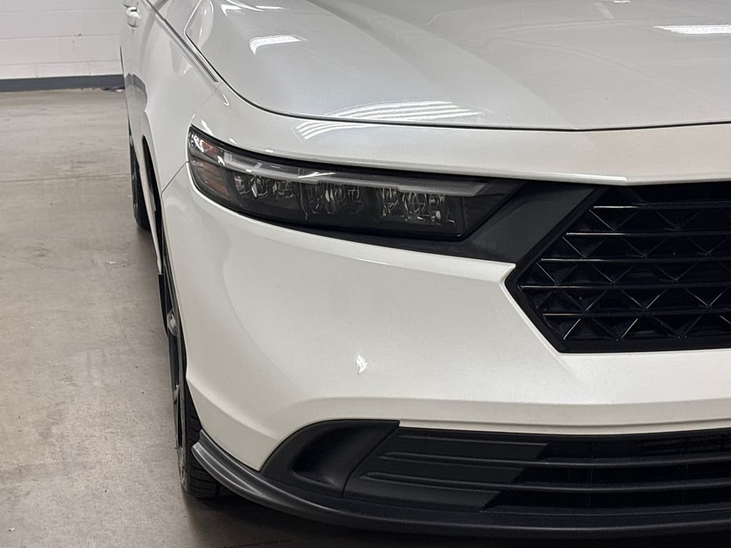 Used 2023 White Honda LX image 4