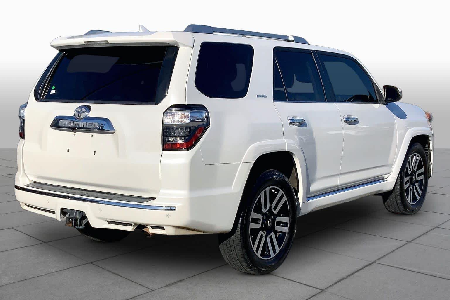 Used 2014 Blizzard Pearl Toyota Limited image 12