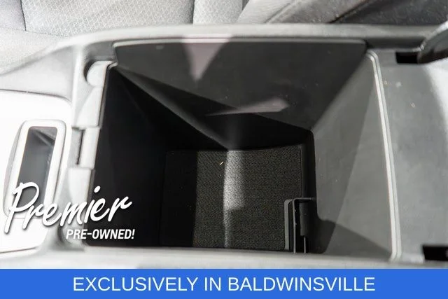 Used 2025 White Chevrolet LT image 27
