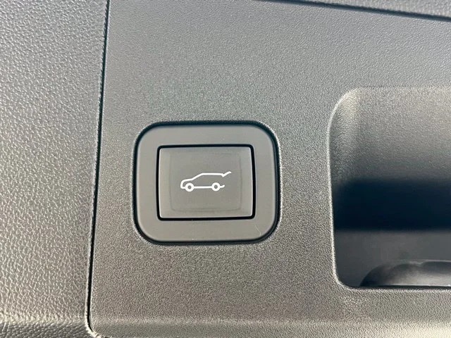 New 2025 Stellar Black Metallic Cadillac Premium Luxury image 17