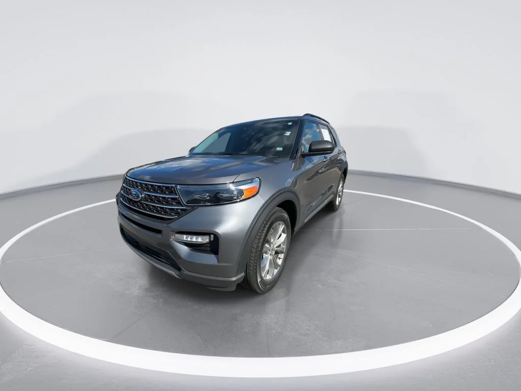 Used 2023 Gray Ford XLT image 4