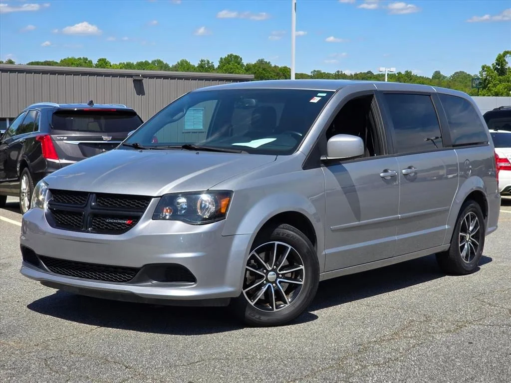 Used 2017 Silver Dodge SE Plus image 2