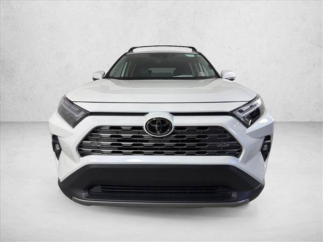 Certified Used 2025 WIND CHILL PEARL Toyota  image 9