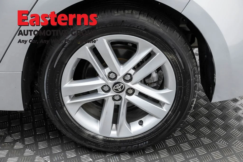 Used 2021 Silver Toyota SE image 29