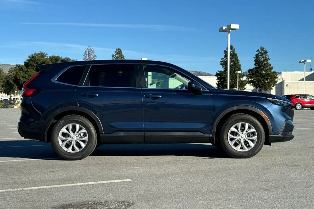 Used 2025 Canyon River Blue Metallic Honda LX image 3