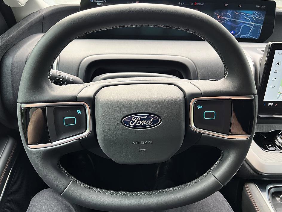 Used 2025 Oxford White Ford Active image 14