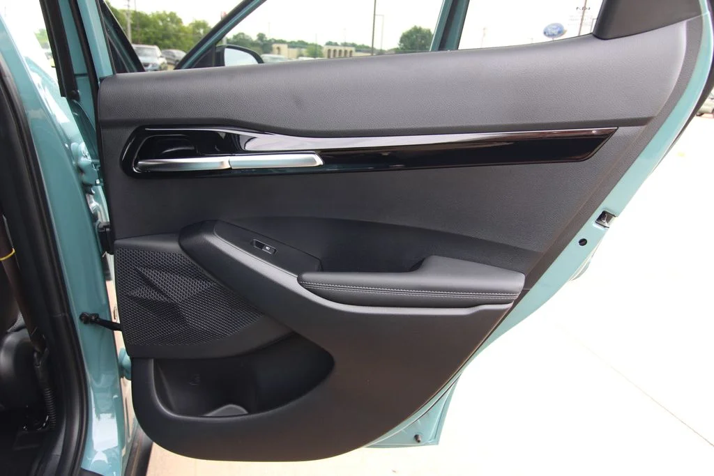 New 2026 Pluton Blue / Black Roof Kia S image 40