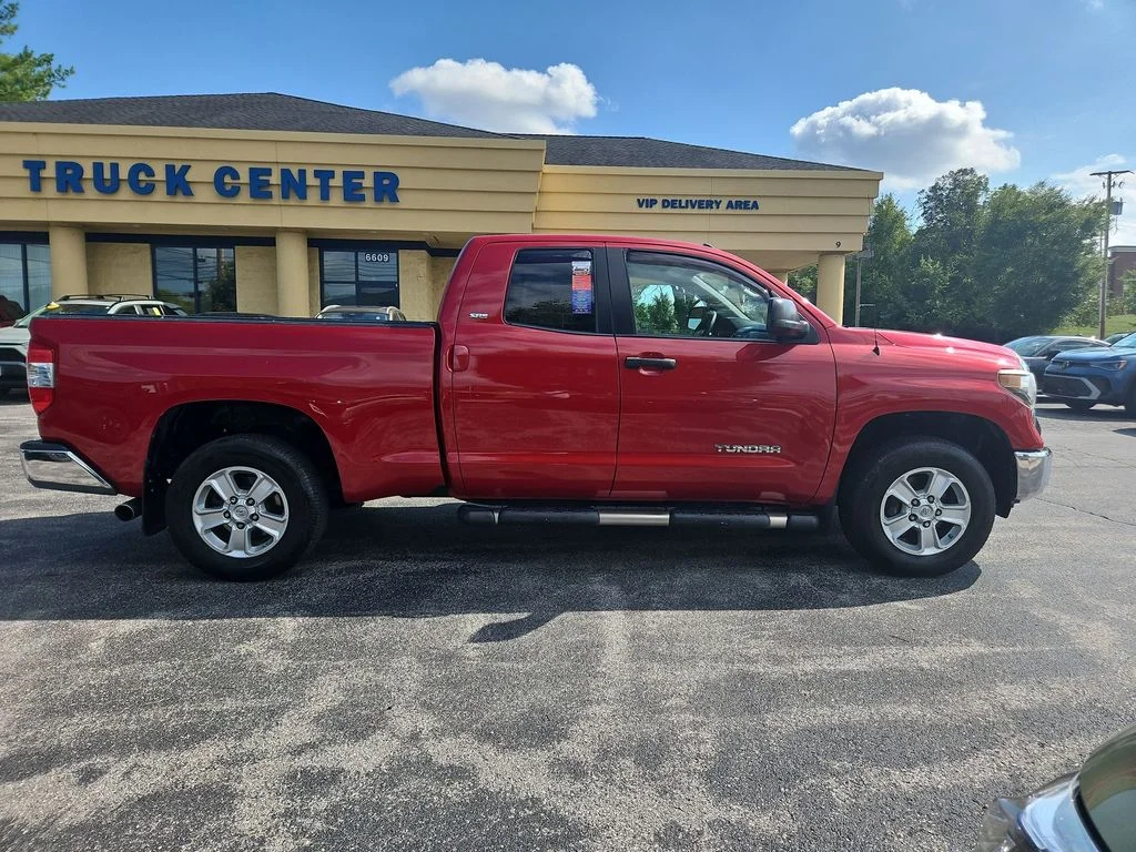 Used 2018 Red Toyota SR5 image 7