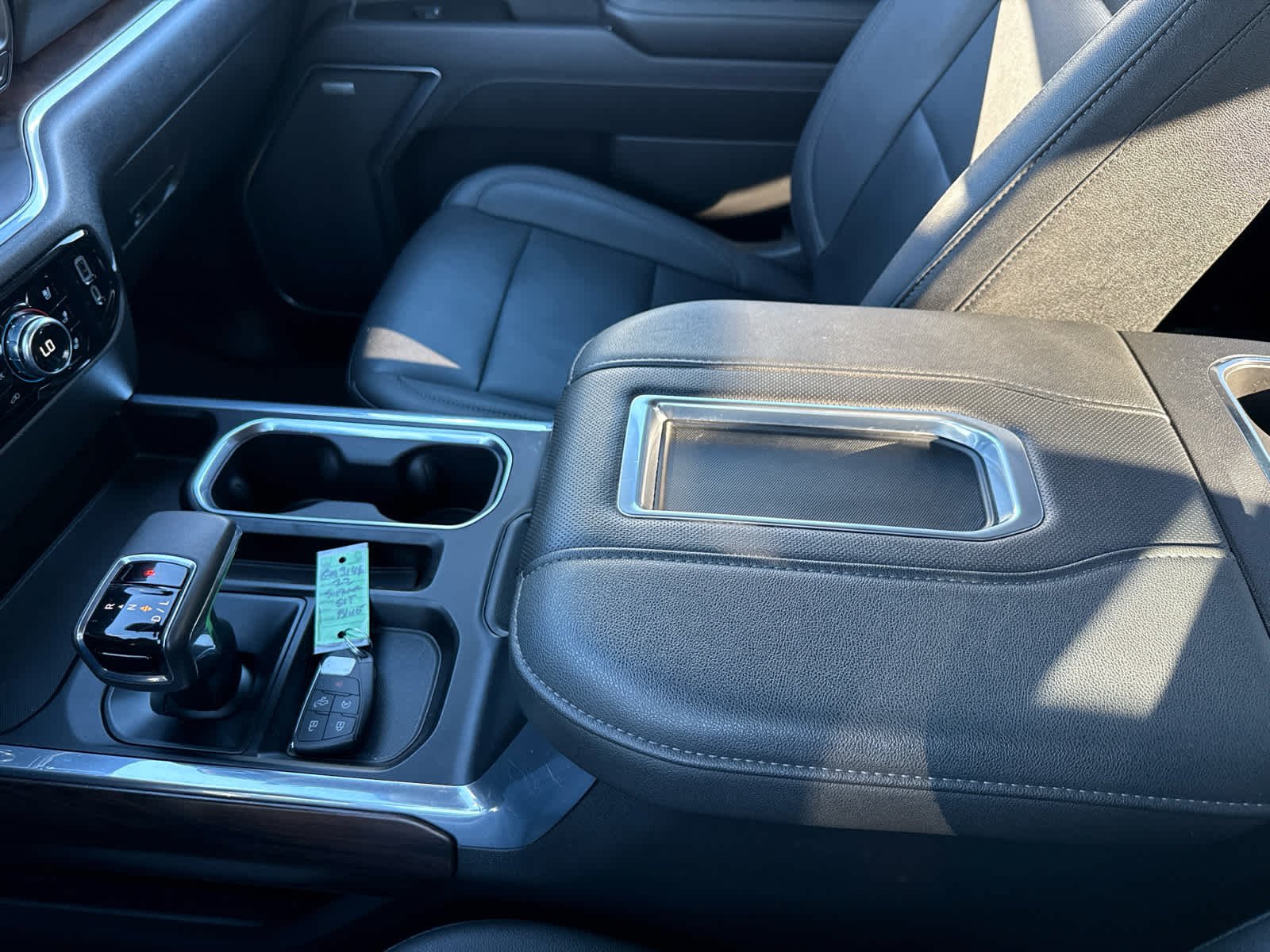 2022 GMC Sierra 1500 SLT - Photo 18