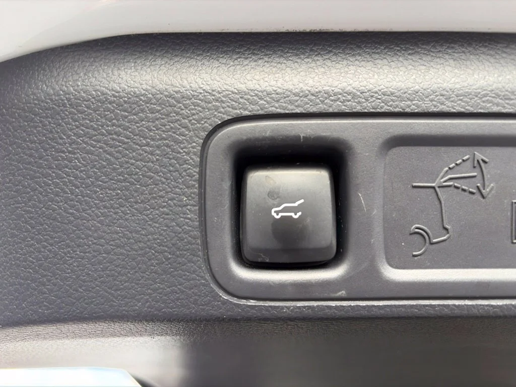 Used 2024 Oxford White Ford Limited image 42