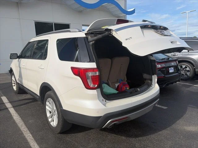 Used 2016 White Ford XLT image 4