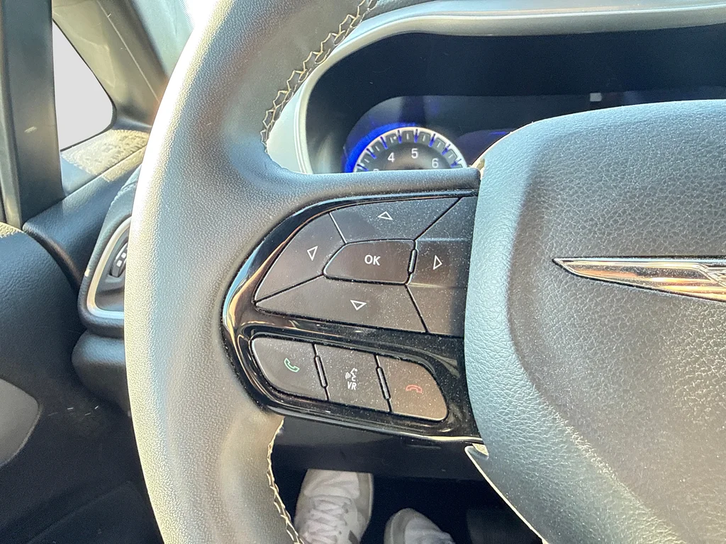 Used 2023 White Chrysler Touring image 16