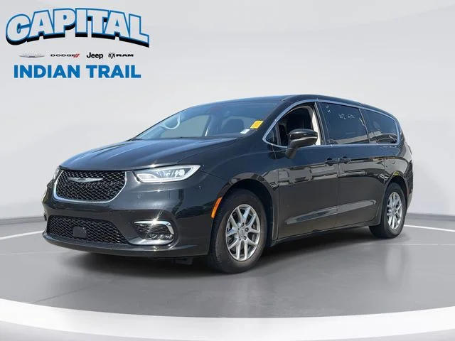 Used 2023 Black Chrysler Touring L image 1