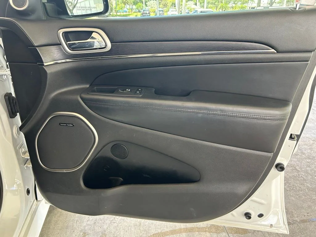Used 2018 White Jeep Overland image 28